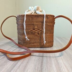 Brown Tan Straw Woven Crossbody Bag